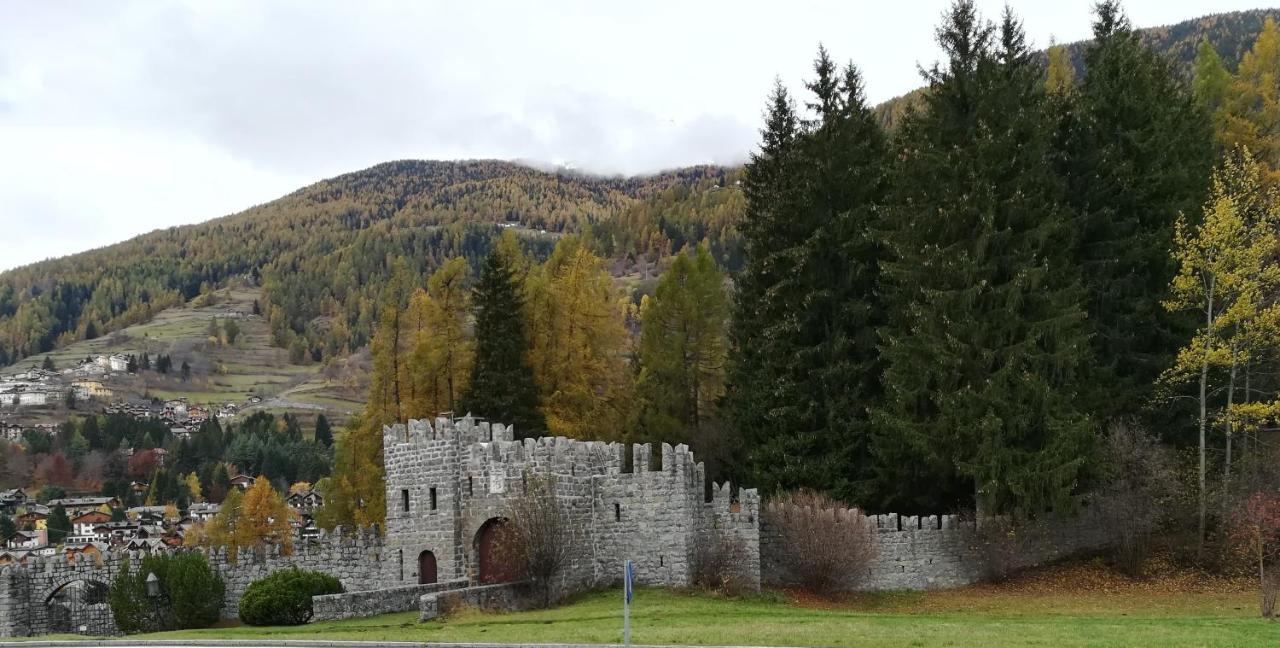 Apartmán Un Nido Nella Torre Del Castello Ponte Di Legno Exteriér fotografie